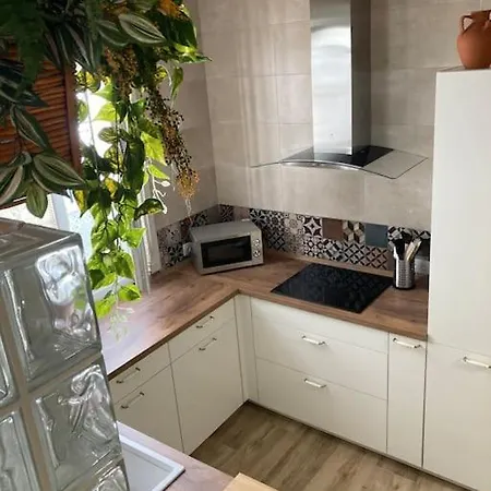 Casa De Abuelos 6 Personas *