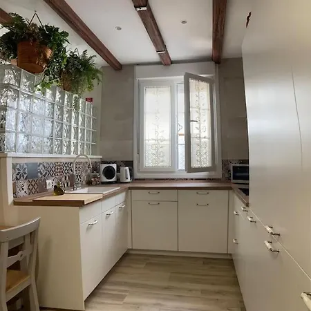 Casa De Abuelos 6 Personas